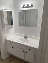 407 N Avenue 50, Unit 407 N AVE 50 #313 in Los Angeles, CA - Building Photo - Building Photo