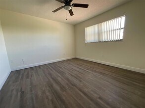 18335 NW 68th Ave, Unit 750-509 in Hialeah, FL - Building Photo - Building Photo
