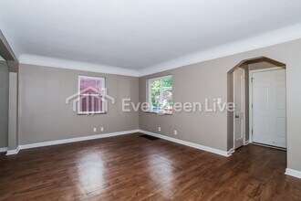 2264 Rosedale Ave in Cincinnati, OH - Building Photo - Building Photo