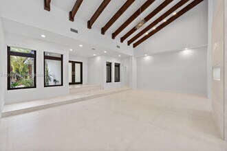 7460 SW 179th St in Palmetto Bay, FL - Building Photo - Building Photo