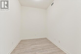 38 Simcoe Promenade in Markham, ON - Building Photo - Building Photo