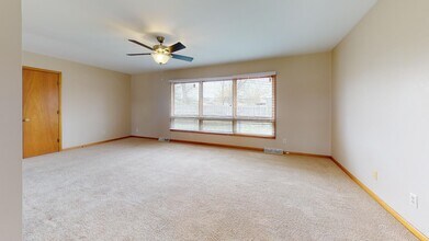 2409 Jackson St in Great Bend, KS - Building Photo - Building Photo