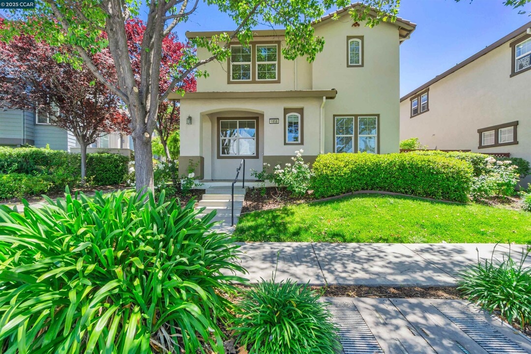 1858 3rd St in Concord, CA - Building Photo