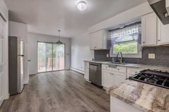 97 Bowe Ave in Stratford, CT - Building Photo - Building Photo