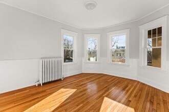 22 Lewis St in Newton, MA - Building Photo - Building Photo