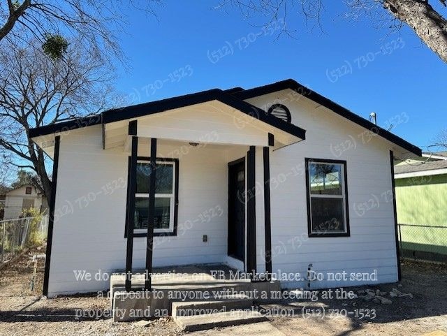 2331 S Navidad St in San Antonio, TX - Foto de edificio