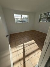 Palm Manors in Wilton Manors, FL - Foto de edificio - Building Photo