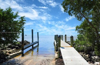 102 Marina Ave in Key Largo, FL - Building Photo - Building Photo