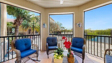 4345 Bayside Village Dr in Town 'n' Country, FL - Building Photo - Building Photo