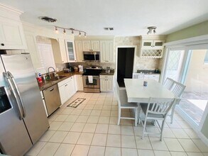 1770 73rd Ave N in St. Petersburg, FL - Building Photo - Building Photo