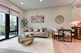 500 Parq in Parsippany, NJ - Foto de edificio - Interior Photo