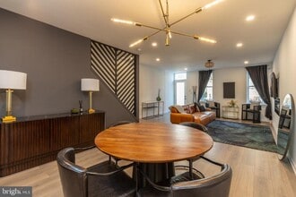 128 East St in Philadelphia, PA - Building Photo - Building Photo