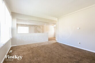 315 Four Winds Way in Carpentersville, IL - Building Photo - Building Photo