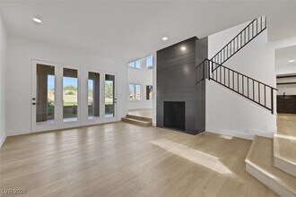 7132 Mission Hills Dr in Las Vegas, NV - Building Photo - Building Photo