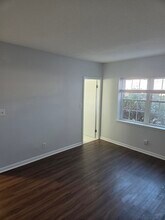 190 Lake Shore Rd in Boston, MA - Building Photo - Building Photo