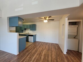 3318 N Decatur Blvd, Unit 2123 in Las Vegas, NV - Building Photo - Building Photo