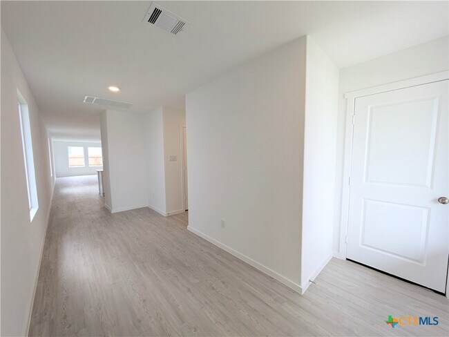 2448 Lost Crk Rd in Canyon Lake, TX - Building Photo - Building Photo
