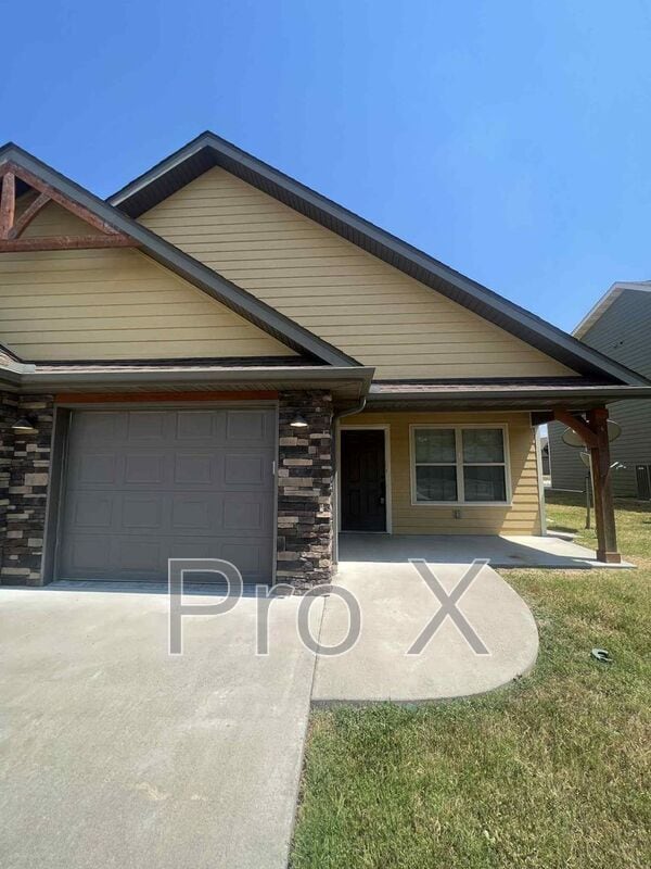 property at 413 N Elliott St