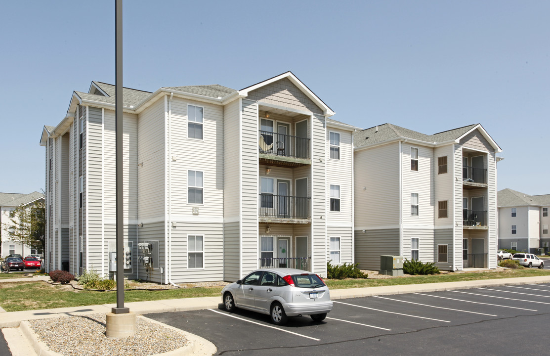 The Village at Chandler Crossings in East Lansing, MI - Building Photo