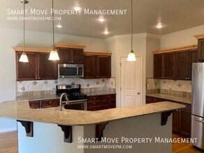 687 W Laughton Dr in Meridian, ID - Building Photo - Building Photo