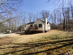 1311 Pine Creek Bluff Dr in Powhatan, VA - Building Photo - Building Photo