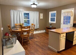 233 Roosevelt Ave in Torrington, CT - Foto de edificio - Building Photo