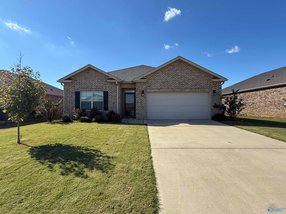 16205 Glenncrest Ln in Harvest, AL - Building Photo