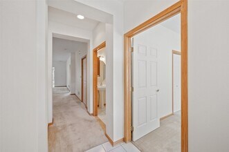 5221 Village Run Ave in Des Moines, IA - Building Photo - Building Photo