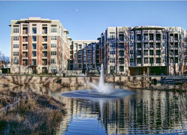 5725 Carnegie Blvd in Charlotte, NC - Building Photo - Building Photo