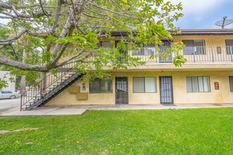 Sherman Grove 10560 in Sunland, CA - Building Photo - Building Photo