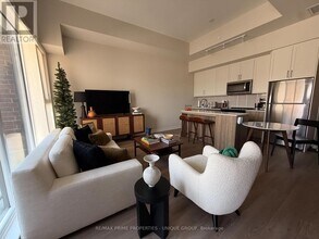 201 Brock St S in Whitby, ON - Building Photo - Building Photo