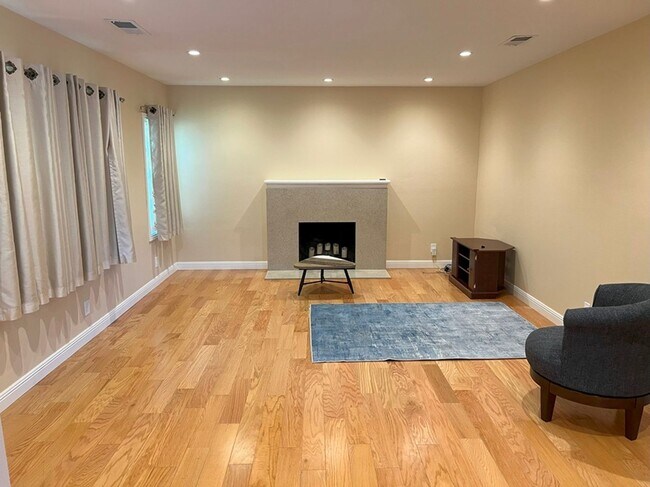 21075 Montgomery Ave in Hayward, CA - Building Photo - Building Photo