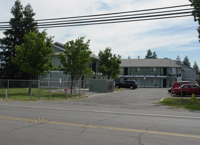 2790 N State Highway 59 in Merced, CA - Foto de edificio - Building Photo