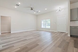 51 Woodside Dr in Palm Coast, FL - Building Photo - Building Photo