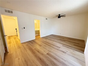 3270 Liahona Way in Las Vegas, NV - Building Photo - Building Photo