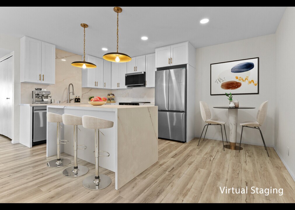 21921 Rimhurst Dr, Unit F in Lake Forest, CA - Foto de edificio