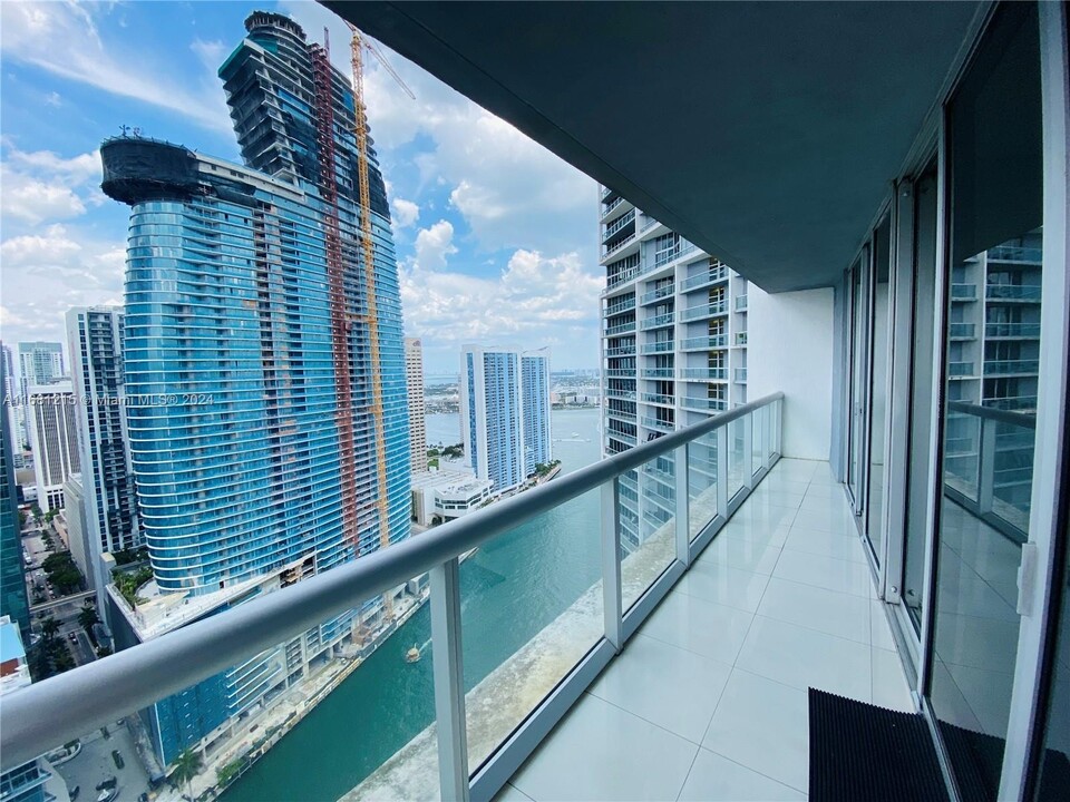 475 Brickell Ave, Unit # 3715 in Miami, FL - Building Photo