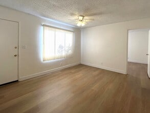9824 Paramount Blvd in Downey, CA - Building Photo - Building Photo