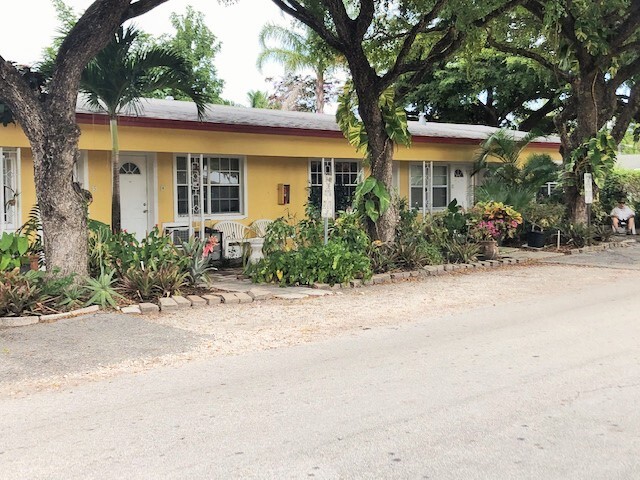 1717 NE 12th St in Fort Lauderdale, FL - Building Photo