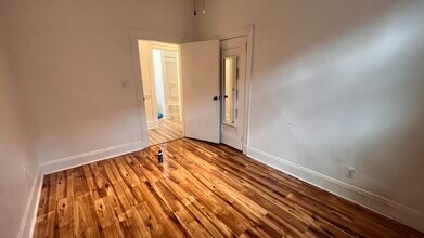 5807 Hobart St, Unit 5807 Hobart Apartment 1 in Pittsburgh, PA - Building Photo - Building Photo