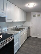 5532 20th St in Zephyrhills, FL - Foto de edificio - Building Photo