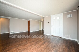 100 Castle Rd in Pittsburgh, PA - Building Photo - Building Photo