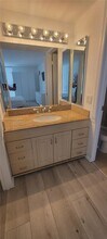 3200 Collins Ave in Miami Beach, FL - Building Photo - Building Photo