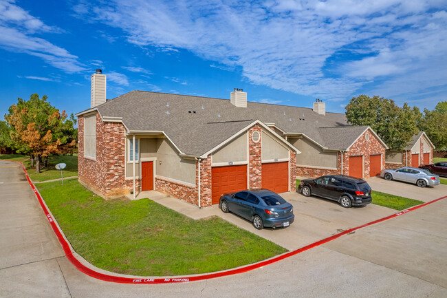 Sycamore Pointe Townhomes in Fort Worth, TX - Building Photo - Building Photo