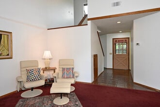 715 W A Barr Rd in Mount Shasta, CA - Building Photo - Building Photo