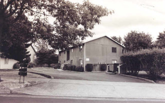 12225 SW Longhorn Ln in Beaverton, OR - Building Photo
