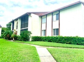 4988 Sable Pine Cir in West Palm Beach, FL - Building Photo