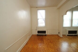 6 E Preston St in Baltimore, MD - Building Photo - Building Photo