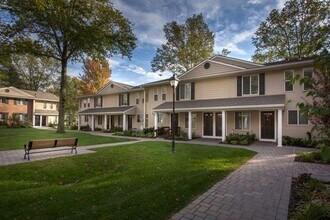 45 Country Club Dr in Coram, NY - Building Photo - Building Photo