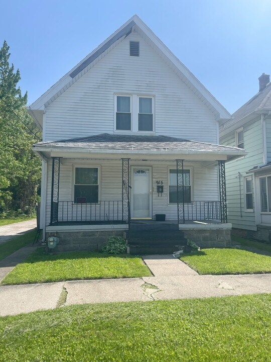 915 Nesslewood Ave in Toledo, OH - Building Photo